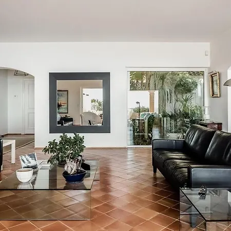 Villa 6 Bd In With Amazing Views *