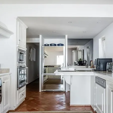 6 Bd In With Amazing Views Villa