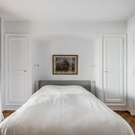 Villa 6 Bd In With Amazing Views