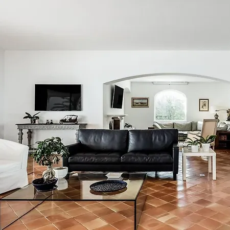 Villa 6 Bd In With Amazing Views Grimaud