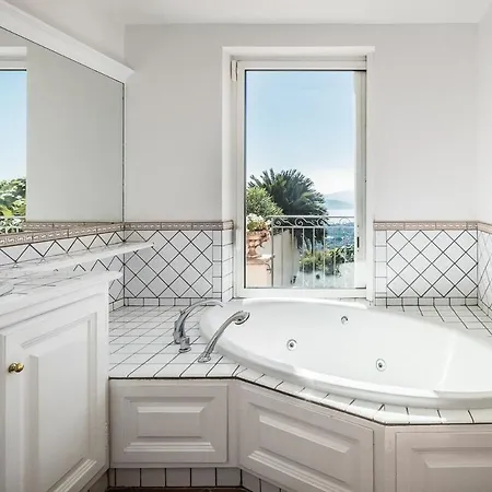 6 Bd In With Amazing Views Villa *