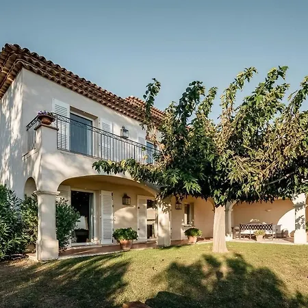 Villa 6 Bd In With Amazing Views