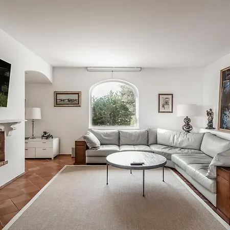 6 Bd In With Amazing Views Villa