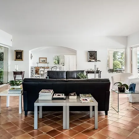 Villa 6 Bd In With Amazing Views